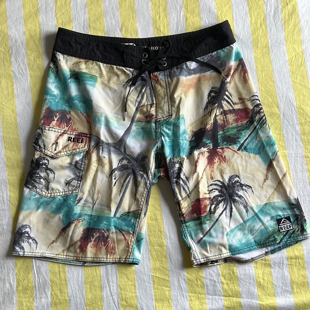 Reef men swim trunks size 34